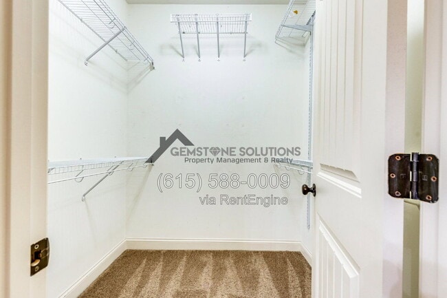 Building Photo - 2040 Bungalow Dr