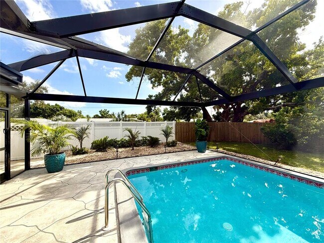 Building Photo - 6758 S Lockwood Ridge Rd