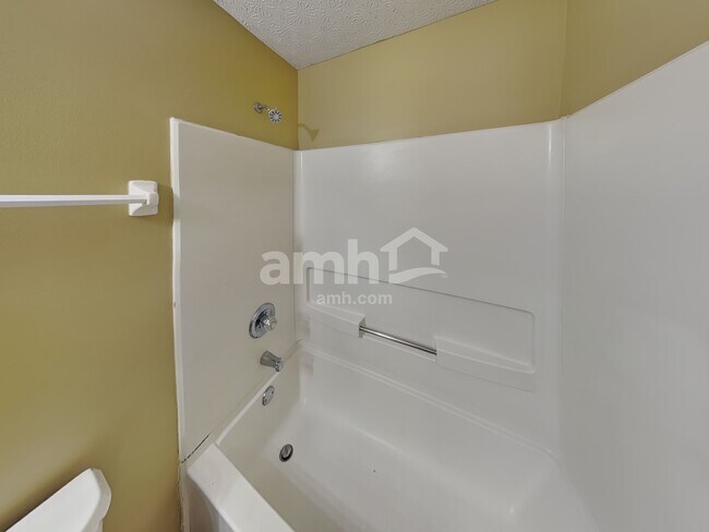 Building Photo - 88 Brooksedge Dr E