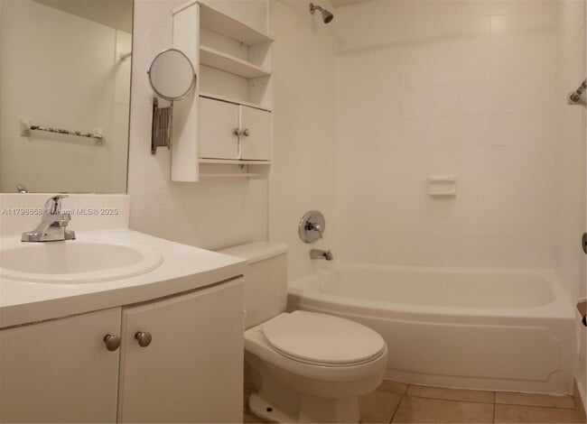 Building Photo - 8500 SW 109th Ave