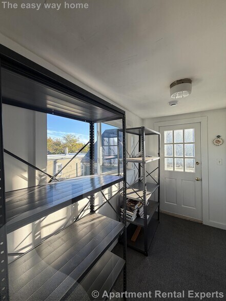 Building Photo - 92 Pleasant St