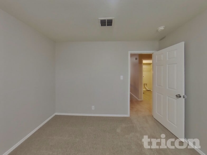 Building Photo - 517 Zapata Cir