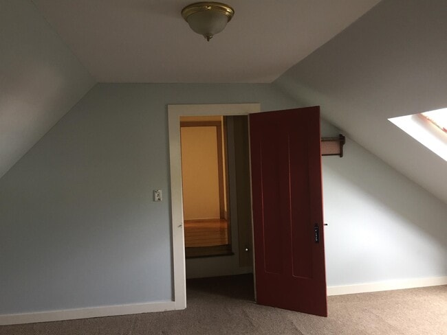 Building Photo - 36 Happy Valley Rd