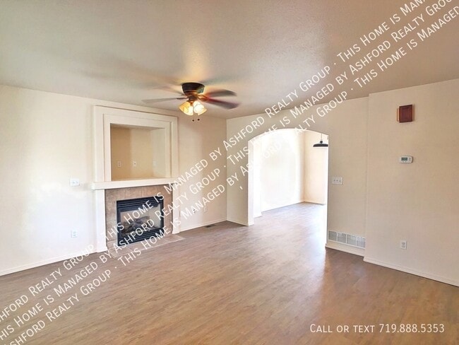 Building Photo - 3314 Castellon Dr