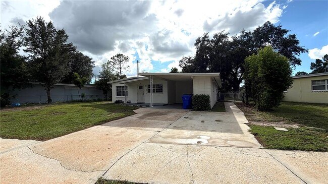 Building Photo - 1425 Hester Dr
