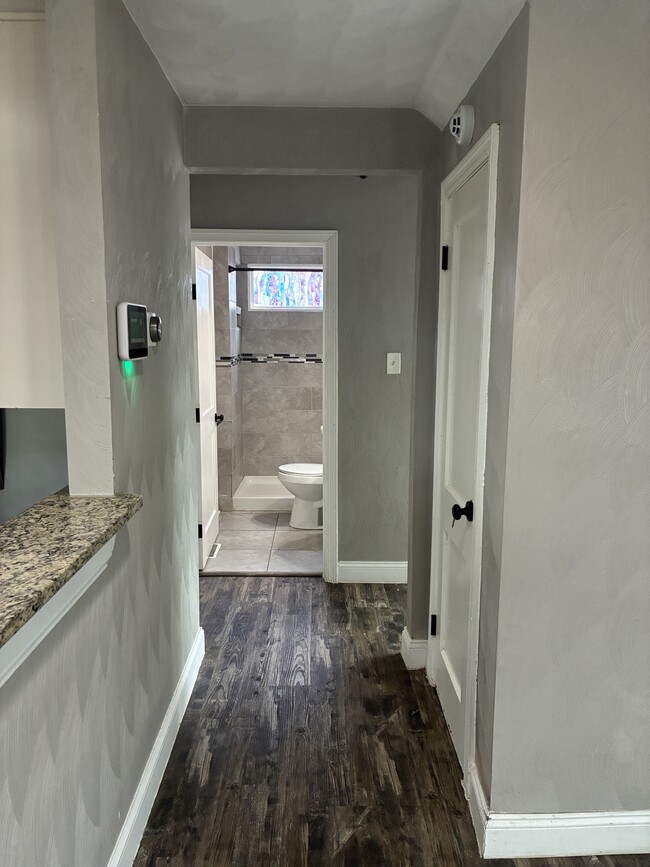 Building Photo - 2808 Beachmont Ave