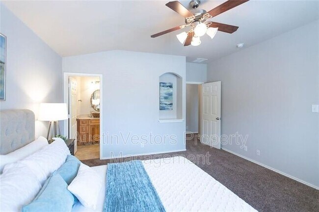 Building Photo - 1612 Corn Hill Ln