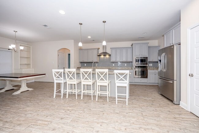 Building Photo - 1013 Silverbell Cv