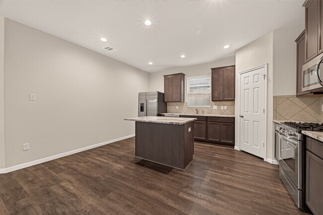 Building Photo - 13129 Leisure Cove Dr