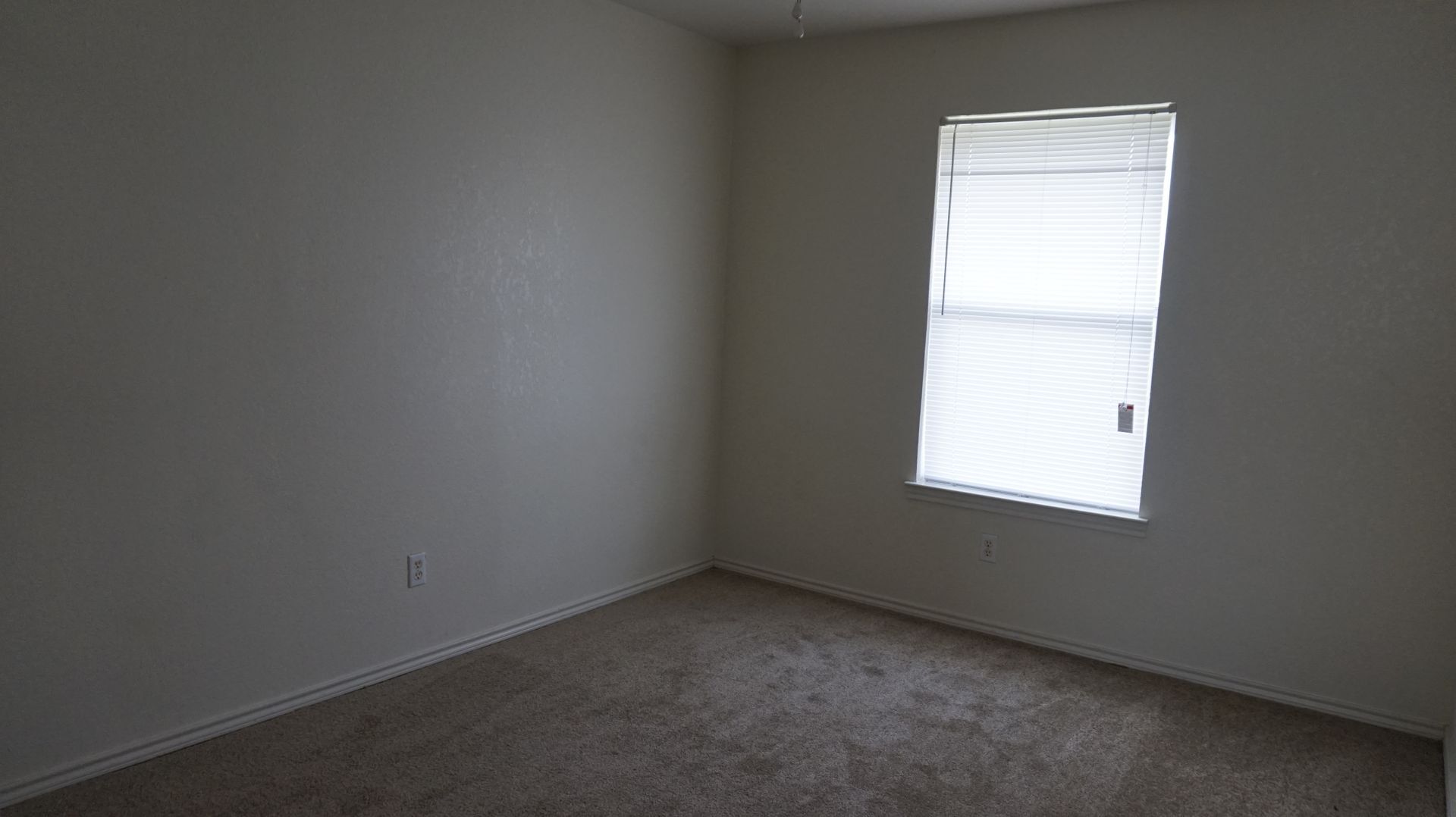 Building Photo - 1801 Cedarhill Dr