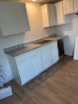 Building Photo - 405 Joan Dr