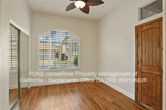 Building Photo - 12020 Gold Pointe Ln