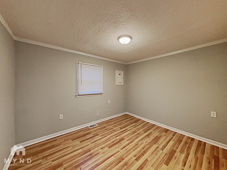 Building Photo - 2109 Dove Tree Ln