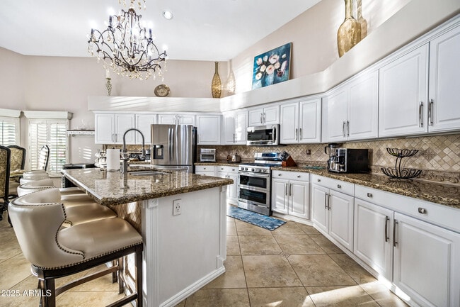 Building Photo - 1817 E Willow Tree Ct