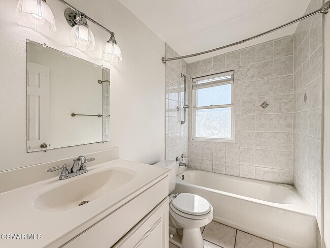 Building Photo - 2561 Heywood St