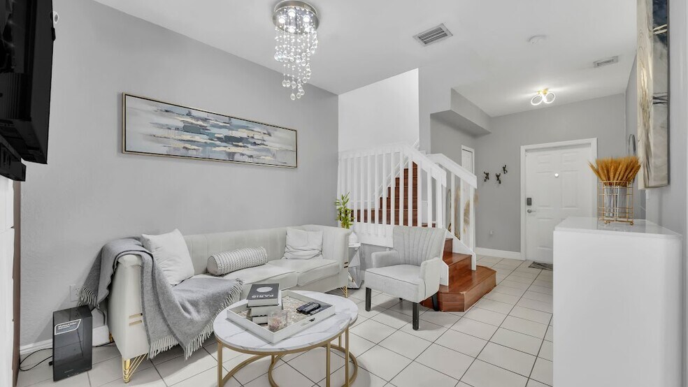 Building Photo - 2342 SE 10th St