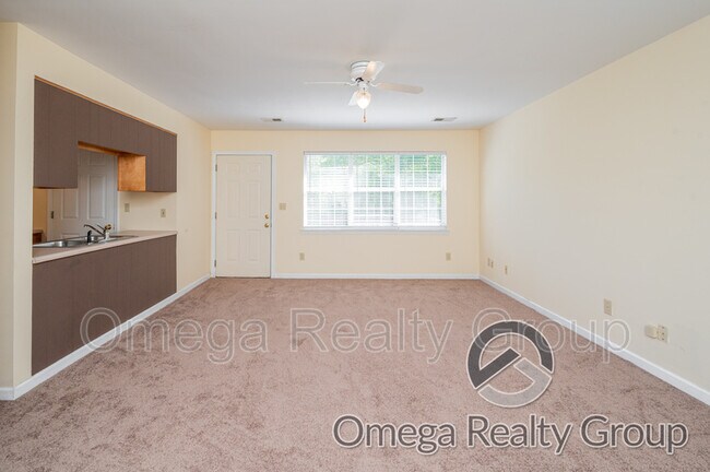 Building Photo - 484 Grey Hill Rd