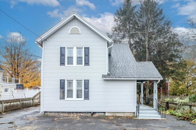 Building Photo - 9 Nicholas Square