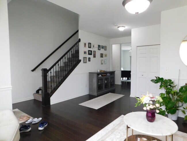 Building Photo - 4446 Christina Dr