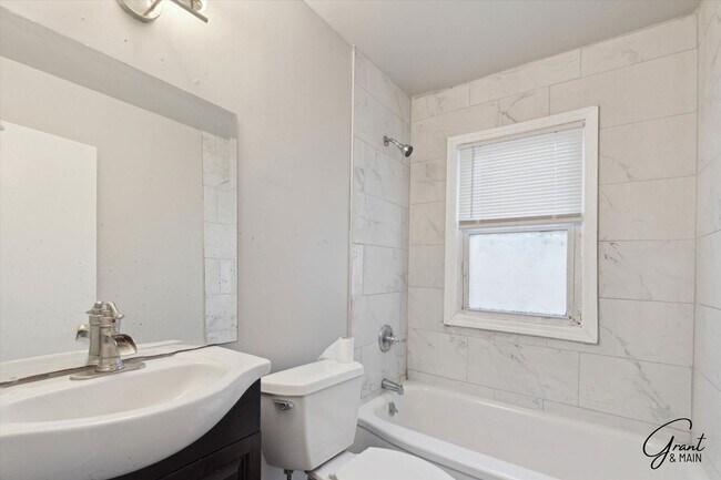 Building Photo - $1300 3 bedroom bungalow