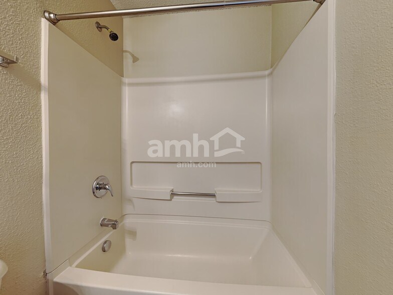 Building Photo - 13342 Allegiance Dr