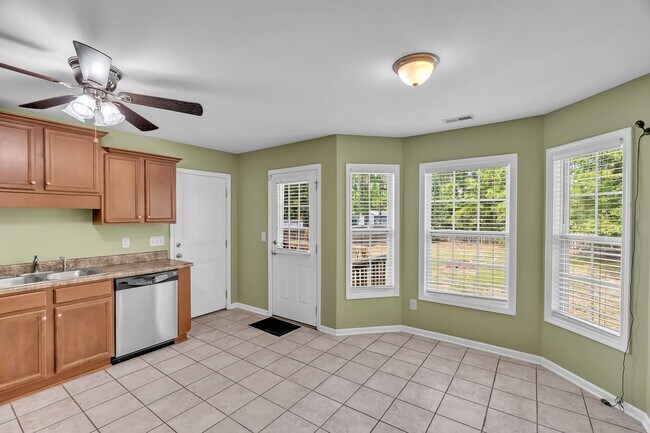 Building Photo - 477 Sand Ridge Rd