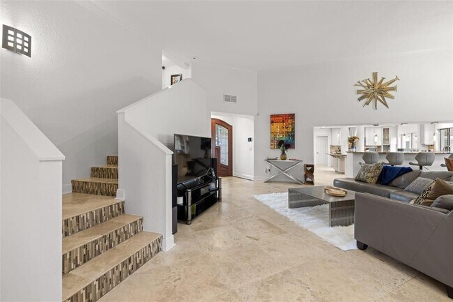 Building Photo - 2785 Bayside Dr S
