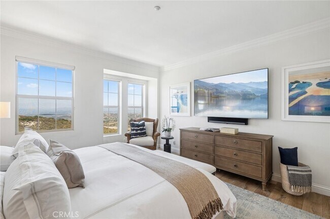 Building Photo - 30 Talmont