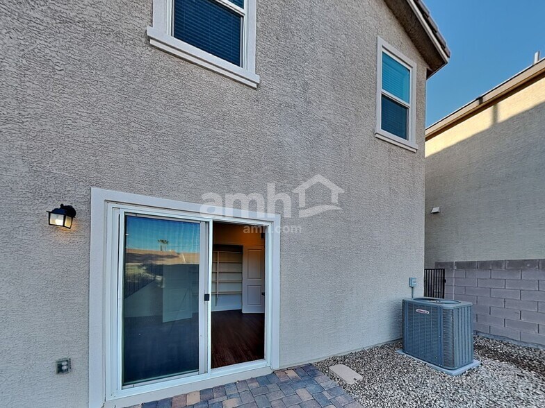 Building Photo - 1478 Garden Swing Ave