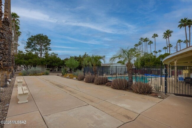 Building Photo - 390 N Silverbell Rd