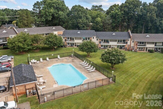 Building Photo - 4605 Coronado Dr