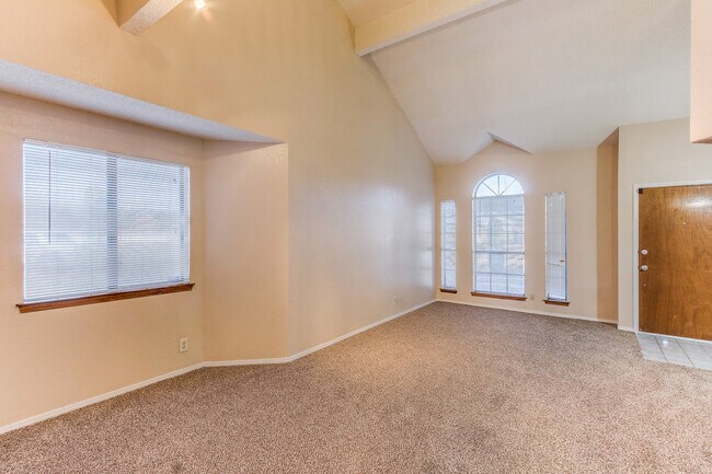 Building Photo - Prestigious Tri Level Home on East Side