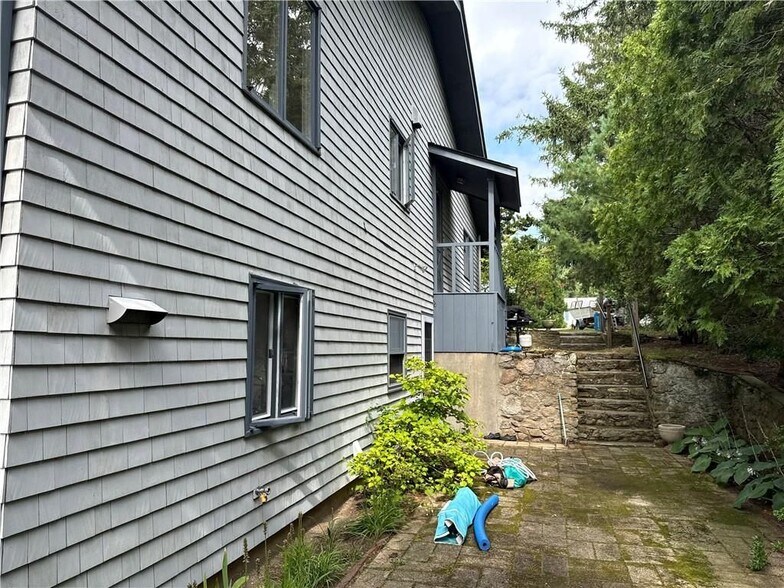 Building Photo - 28 Lakeside Dr