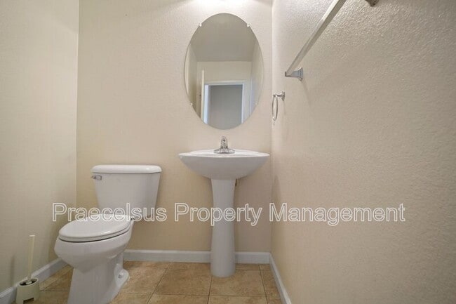 Building Photo - 2155 Caminito Leonzio