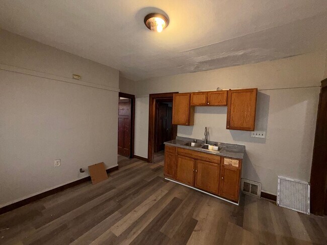 Building Photo - 4120 W Burleigh St