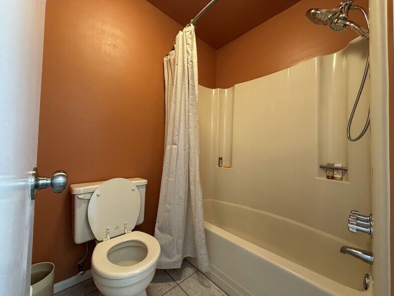 Building Photo - 4594 Genoa Cir