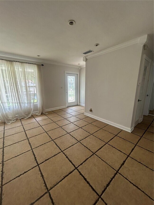Building Photo - 1320 SW 102nd Ct
