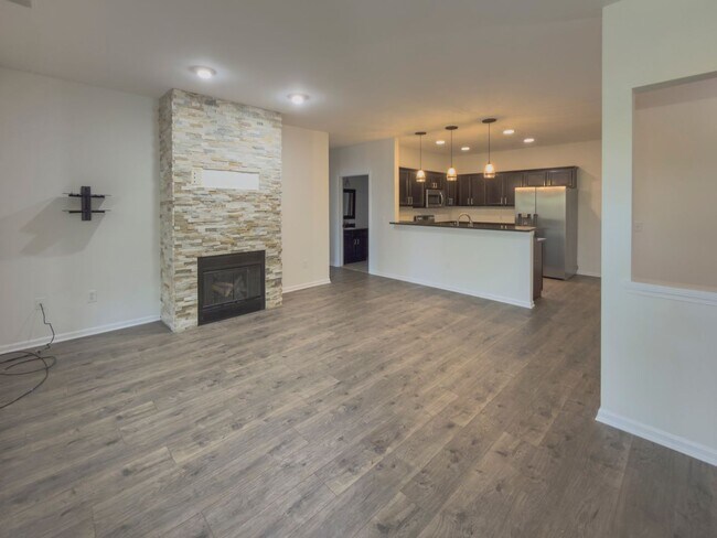 Building Photo - Beautiful Ranch 2 bed/2 bath Condominium