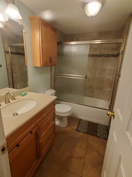 Building Photo - 9885 N Deep Creek Dr