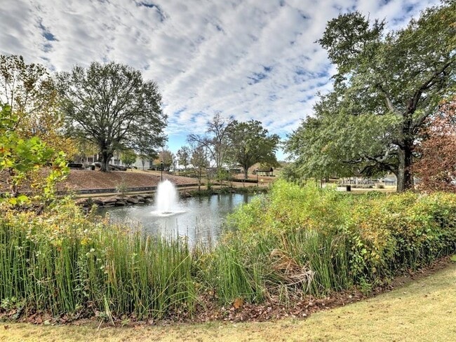 Building Photo - 975 Odessa Dr