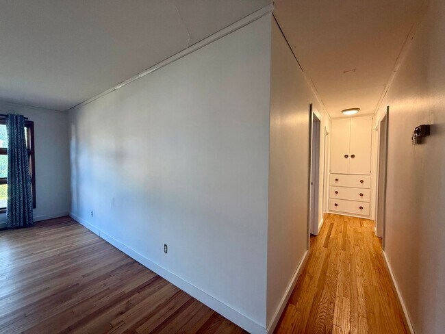 Building Photo - 6419 E Claytonia St