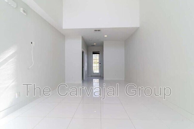 Building Photo - 10224 Vickers Ridge Dr