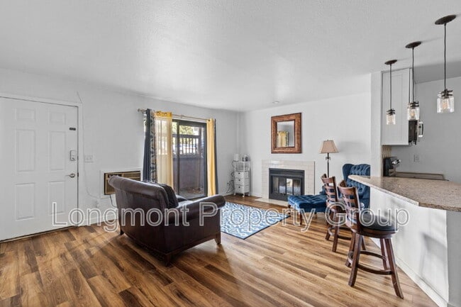 Building Photo - 2800 Kalmia Ave