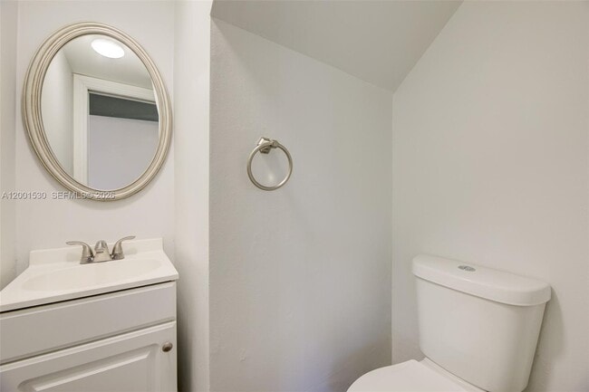 Building Photo - 565 NW 97th Ave