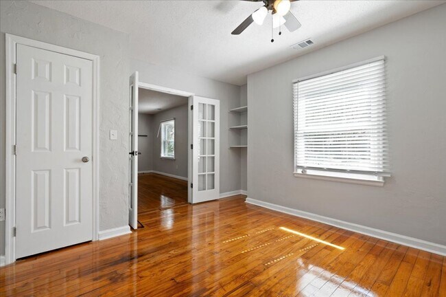 Building Photo - 1702 E 41st St