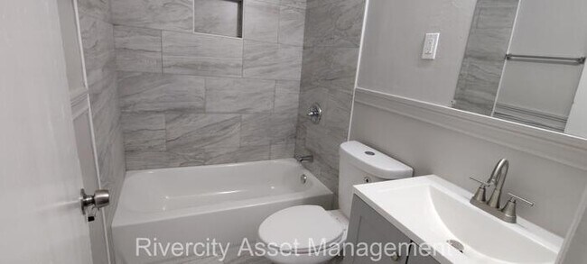 Building Photo - Berclair Gem with a BONUS ROOM!!!!!! Secti...
