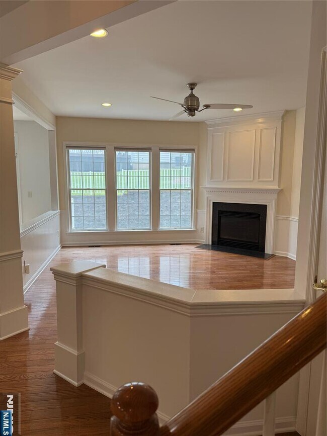 Building Photo - 12 Thistle Dr