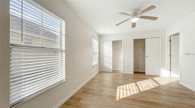 Building Photo - 201 Fern Ct