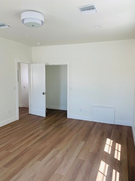Bedroom - 619 N Windsor Blvd