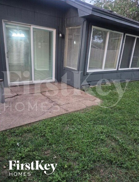Building Photo - 7506 Tetela Dr